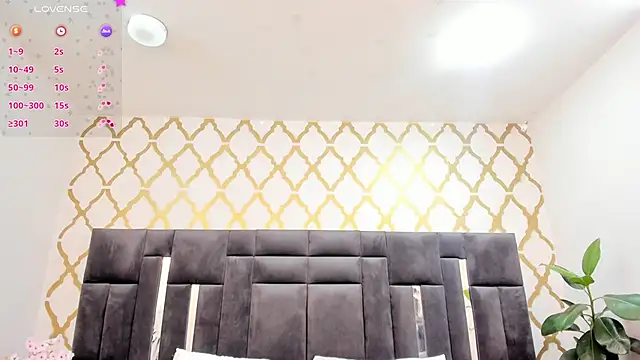 RubbyTaylor live cam on StripChat