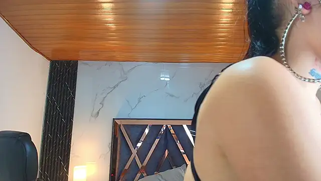 AuroraDiaz live cam on StripChat