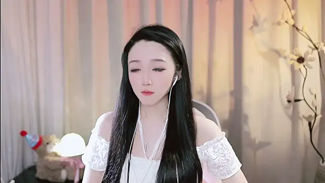 Zoe-99 webcam
