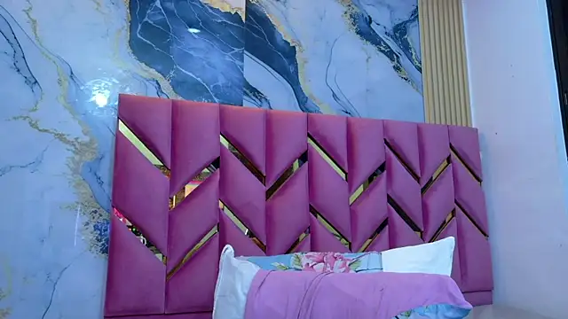 hotiergirl webcam