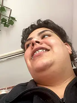 Hailey_Curvy webcam