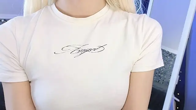 Naomi_Demio webcam