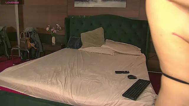AlyceBeau webcam