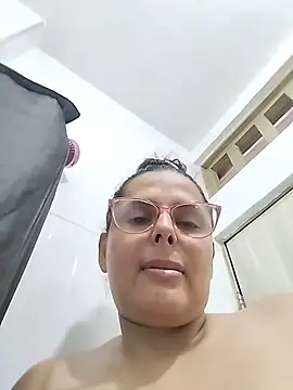 Bella_Morena27 live cam on StripChat