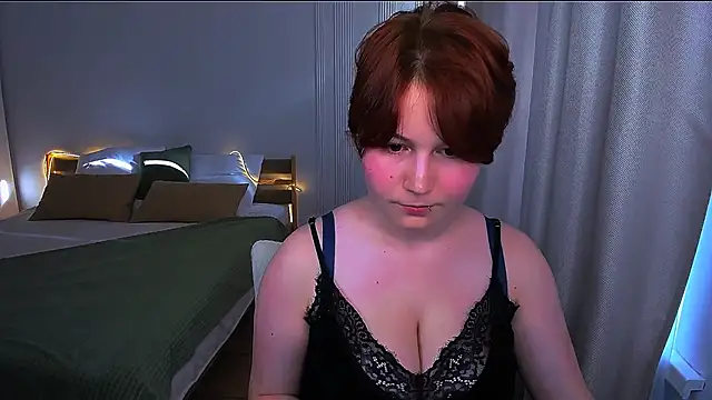 MiaLacrice webcam