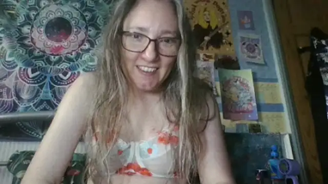 Izzylove47 webcam
