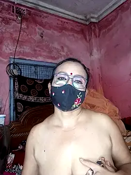 MoonLusty webcam