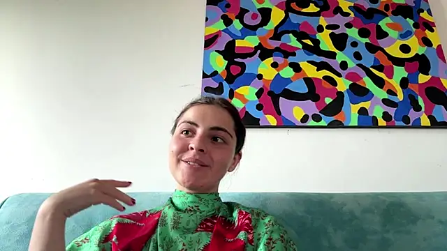 MarisaKomar webcam