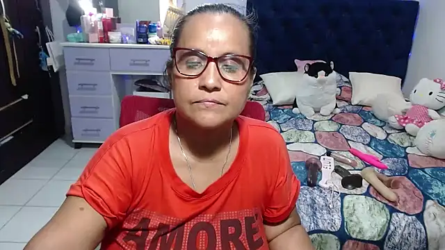 pervert_mommy_ live cam on StripChat
