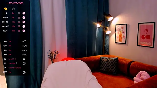 velvet_cherry_ live cam on StripChat
