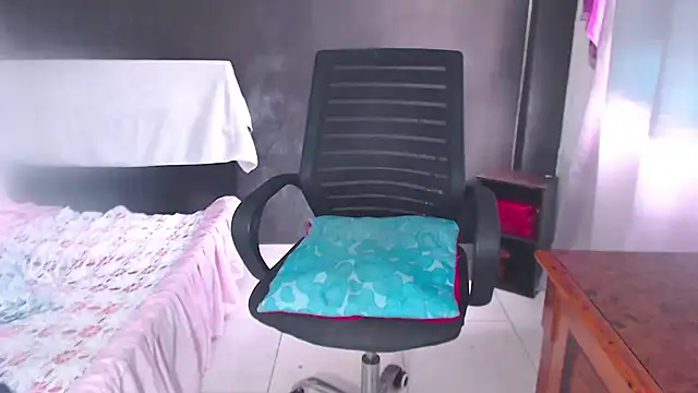 SusanLeroy webcam