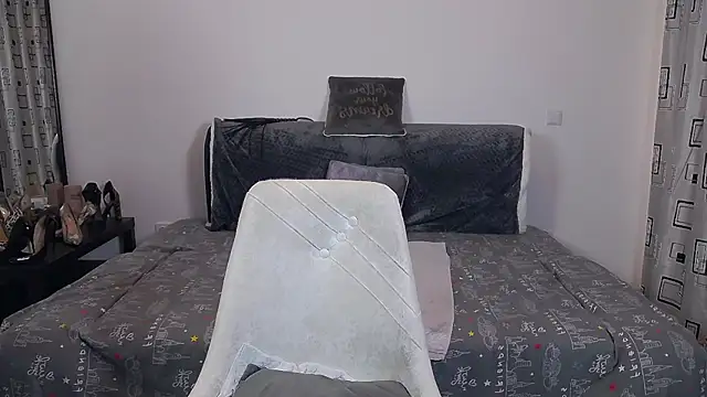 SharronAlexa live cam on StripChat
