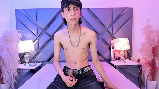 Milan_LewisS webcam