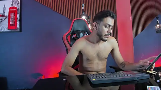 Boss_Domiinator webcam