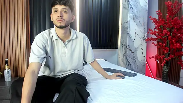 dracke_and_zara webcam