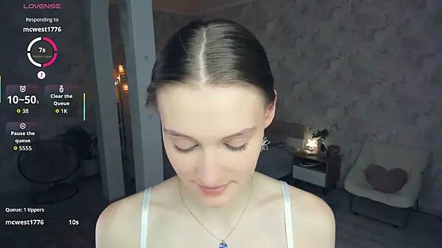 LianneBynon live cam on StripChat