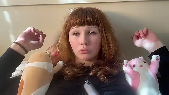 AlexaGudz live cam on StripChat
