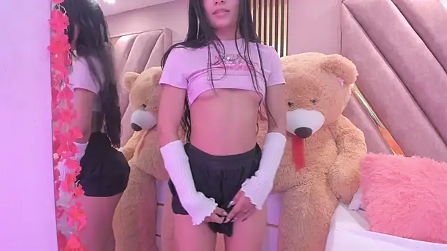 chloe_larson webcam