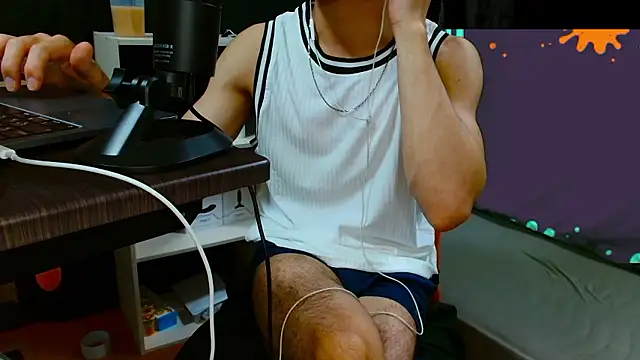 LEO1955 live cam on StripChat