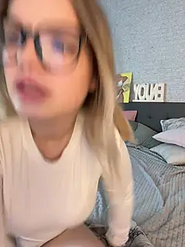 KimEvanss webcam