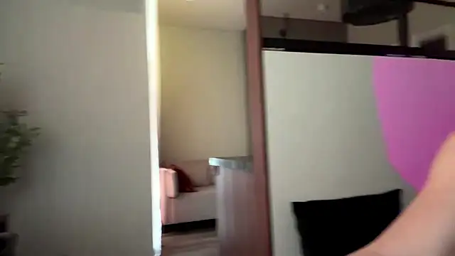 YourChristine webcam