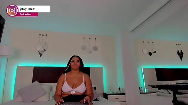 Sky_Loren webcam