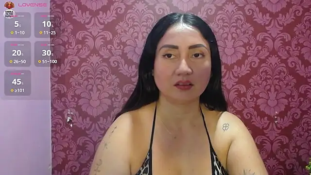 juliana_diaz live cam on StripChat