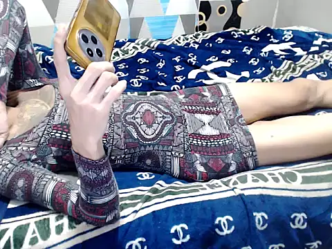Trish_CurveCock webcam