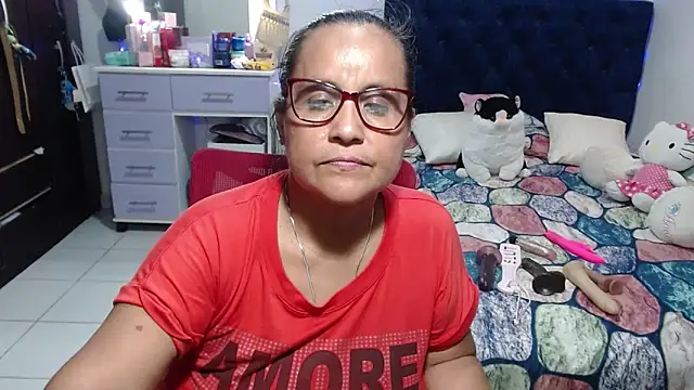 pervert_mommy_ live cam on StripChat