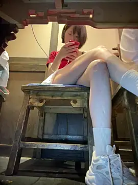littleqiu live cam on StripChat