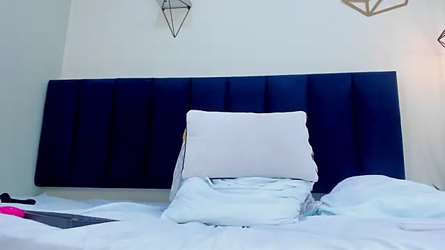 mayaevansmg live cam on StripChat