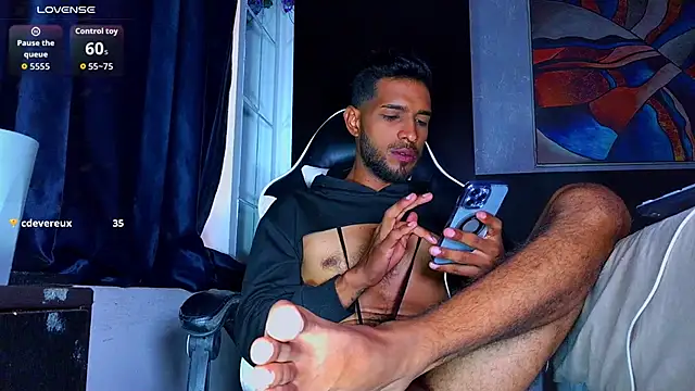 the_dog_lian live cam on StripChat