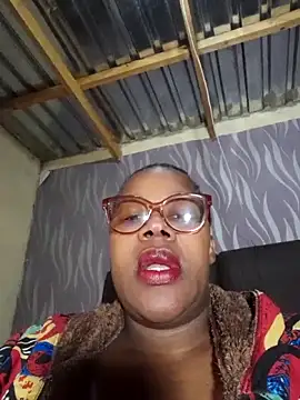 BoobsQueen46K webcam