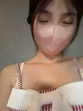 gougou13 live cam on StripChat