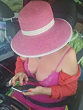 Hot-Muci live cam on StripChat
