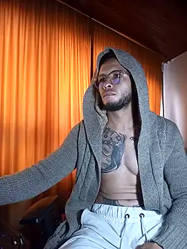 sebastian_horny live cam on StripChat