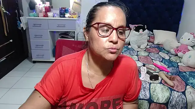 pervert_mommy_ live cam on StripChat