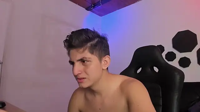 atilaepic live cam on StripChat