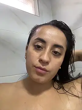 Antonella_Julieta live cam on StripChat