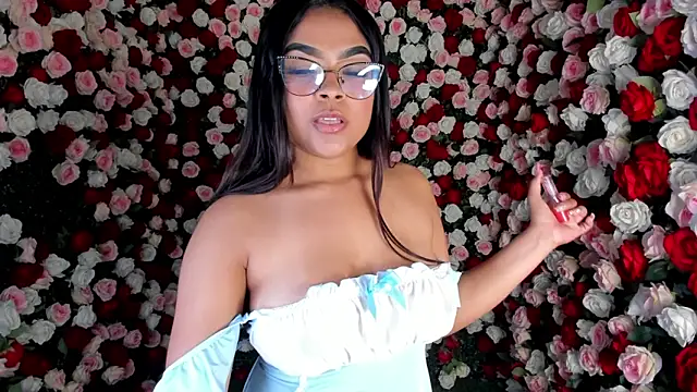 Mindy_Claker webcam