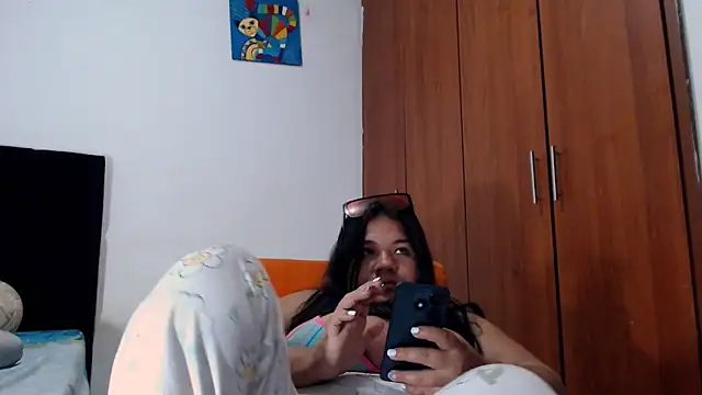 Van3orgasm4me live cam on StripChat