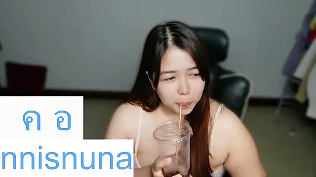 nunanunanuna webcam