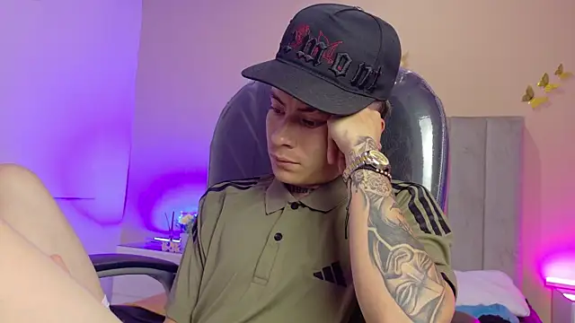 Nascary_Fox live cam on StripChat