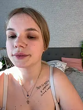 KimEvanss webcam