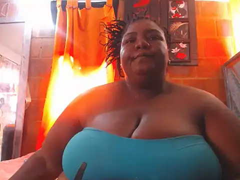 bustyboobsxxll webcam