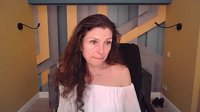 EllaLong webcam