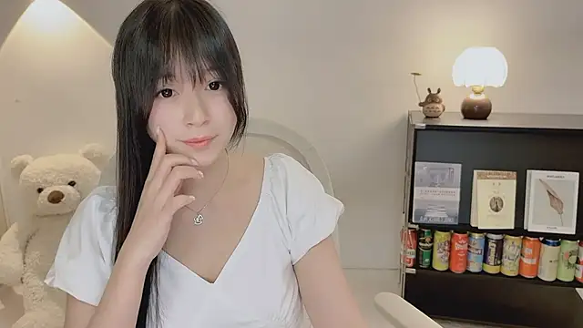 Onechestnut live cam on StripChat