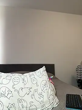 _CherryBloom_ live cam on StripChat