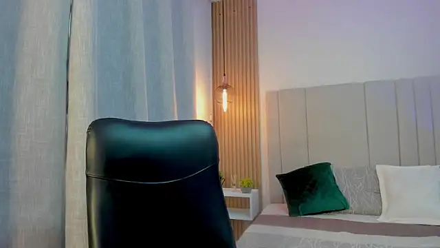 Victoria_Rosee webcam
