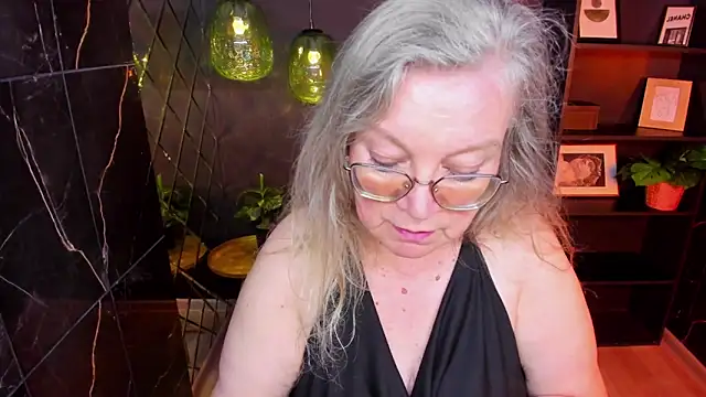 NataliMellow live cam on StripChat